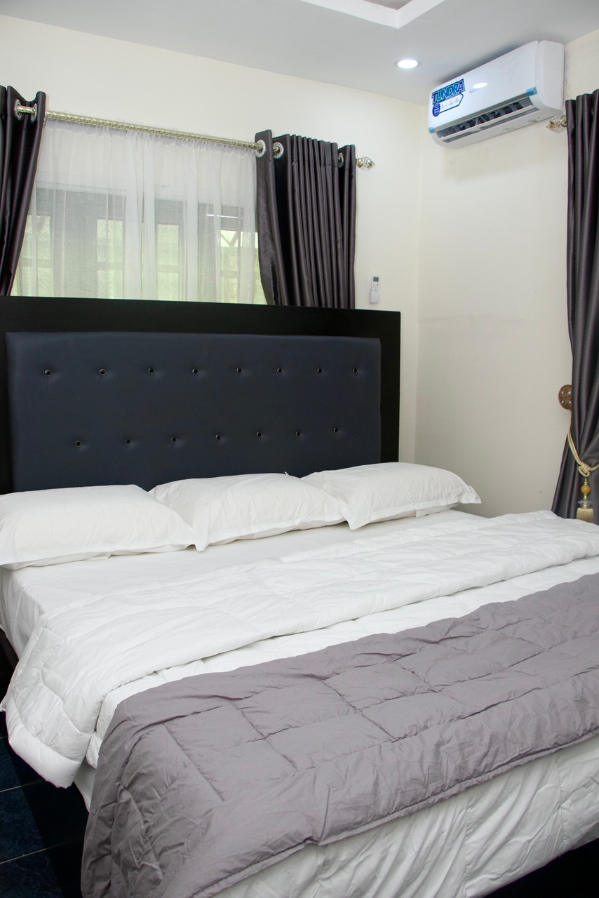 2 Bedrooms
